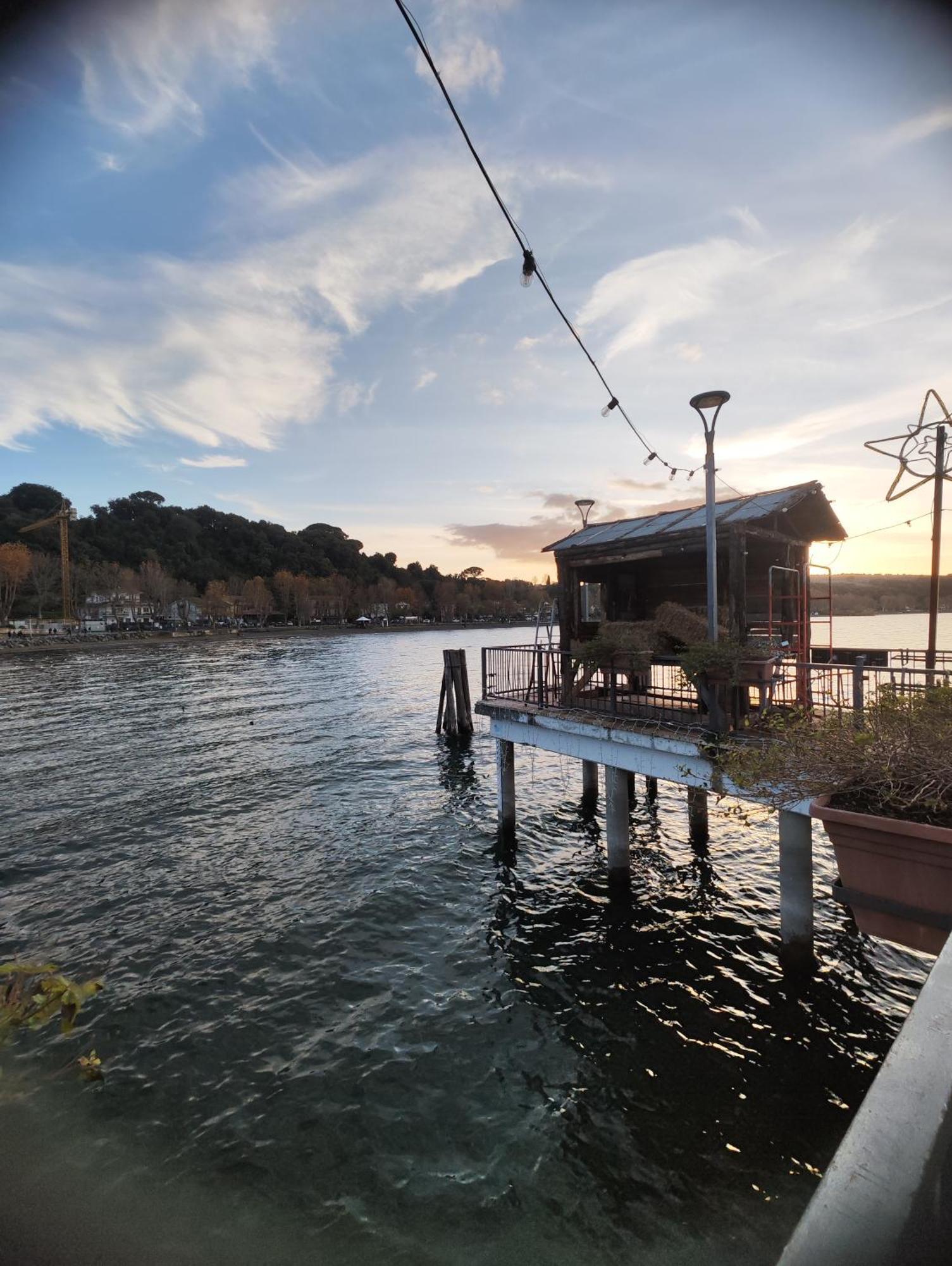 Ferienwohnung Chalet Romantico Sul Lago Anguillara Sabazia Exterior foto