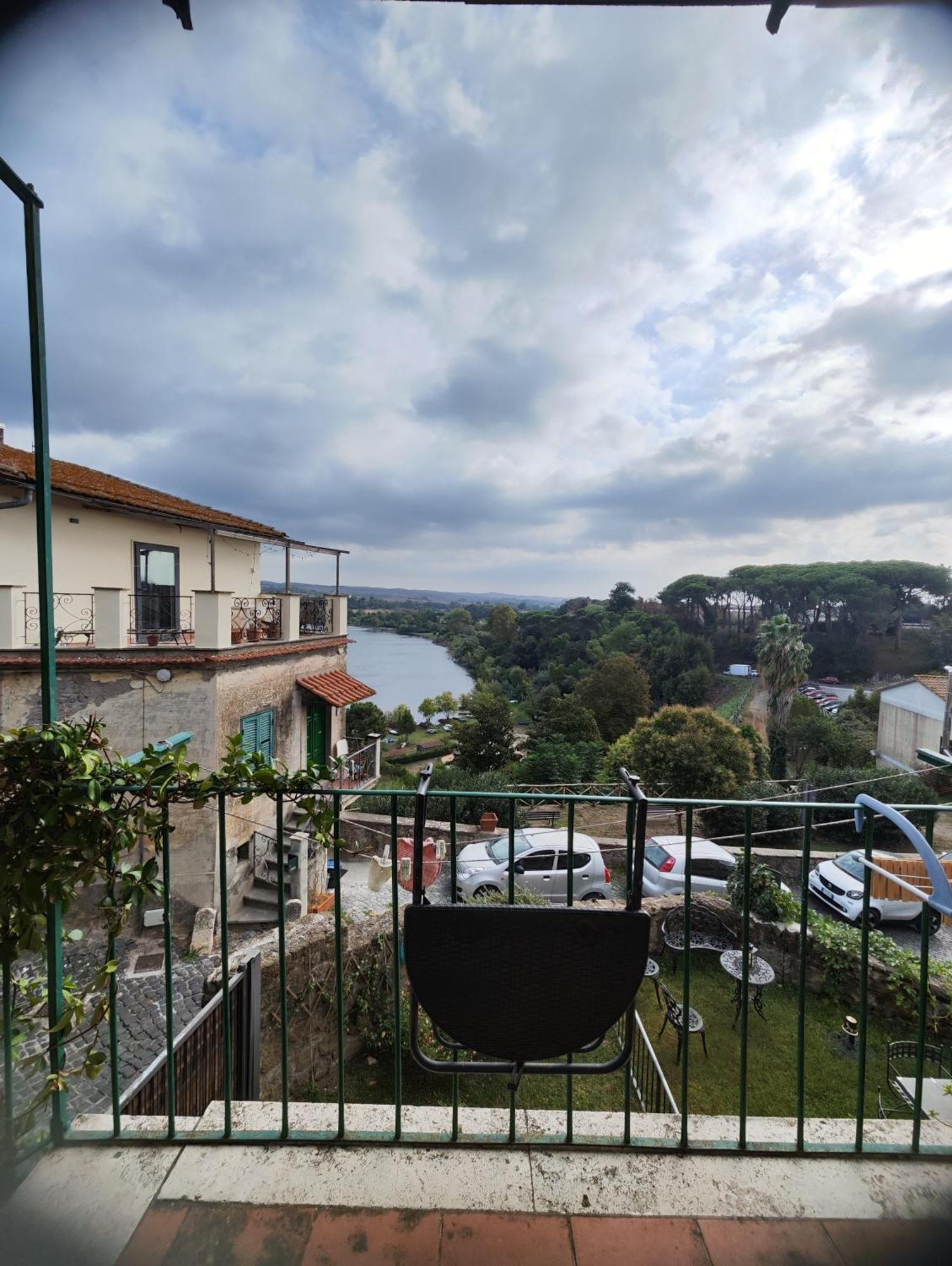 Ferienwohnung Chalet Romantico Sul Lago Anguillara Sabazia Exterior foto