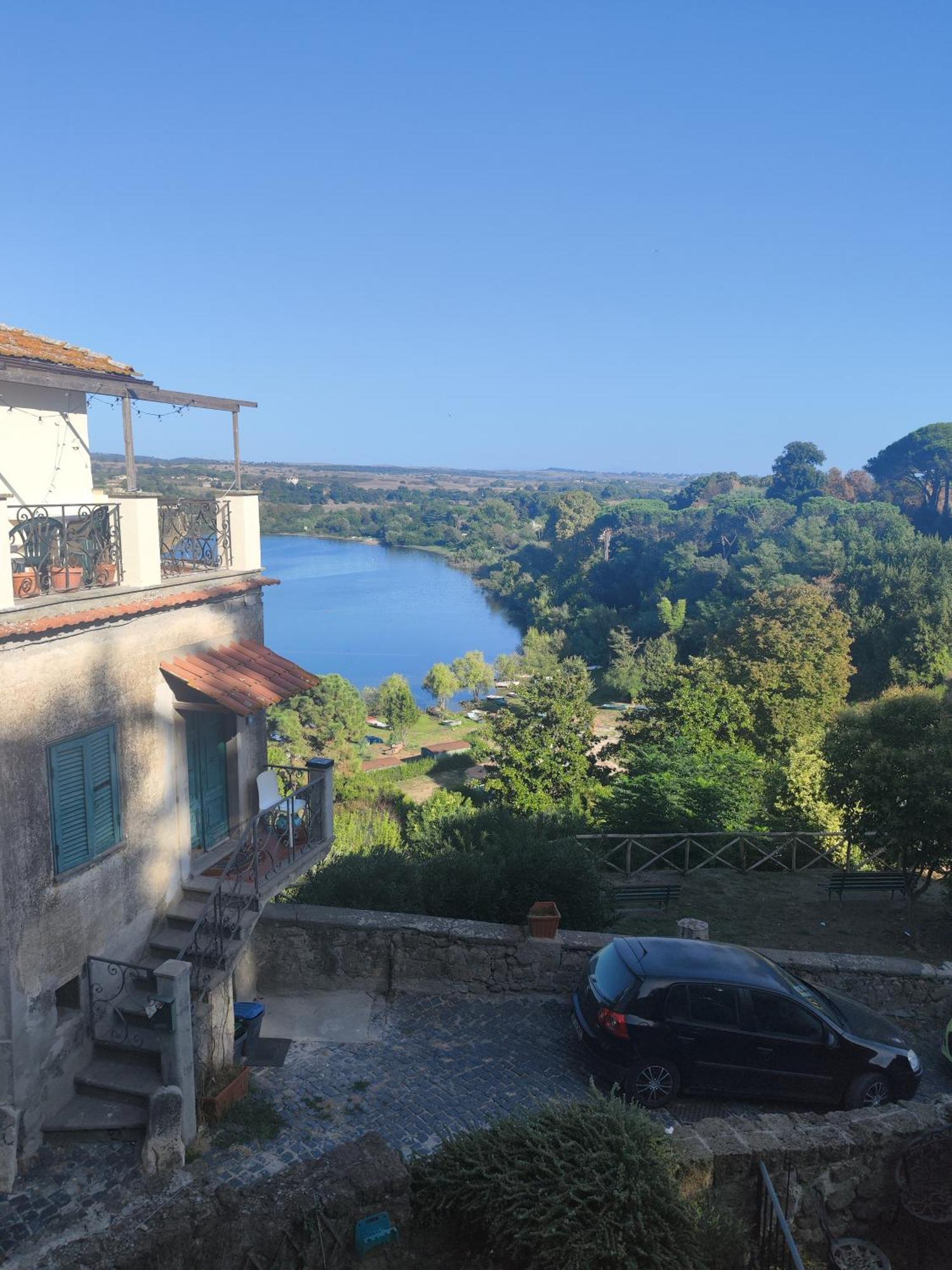 Ferienwohnung Chalet Romantico Sul Lago Anguillara Sabazia Exterior foto